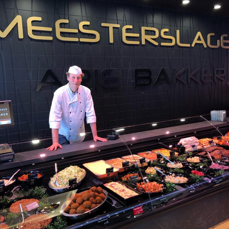 Meesterslager Arie Bakker - Winkelcentrum Makado