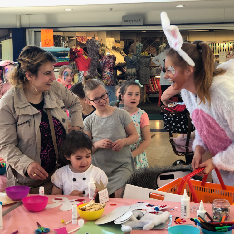 Paasknutsels maken - Pasen bij winkelcentrum Makado