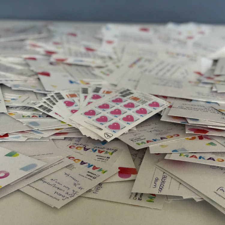 Kaarten en postzegels - Valentijnspost winkelcentrum MAKADO