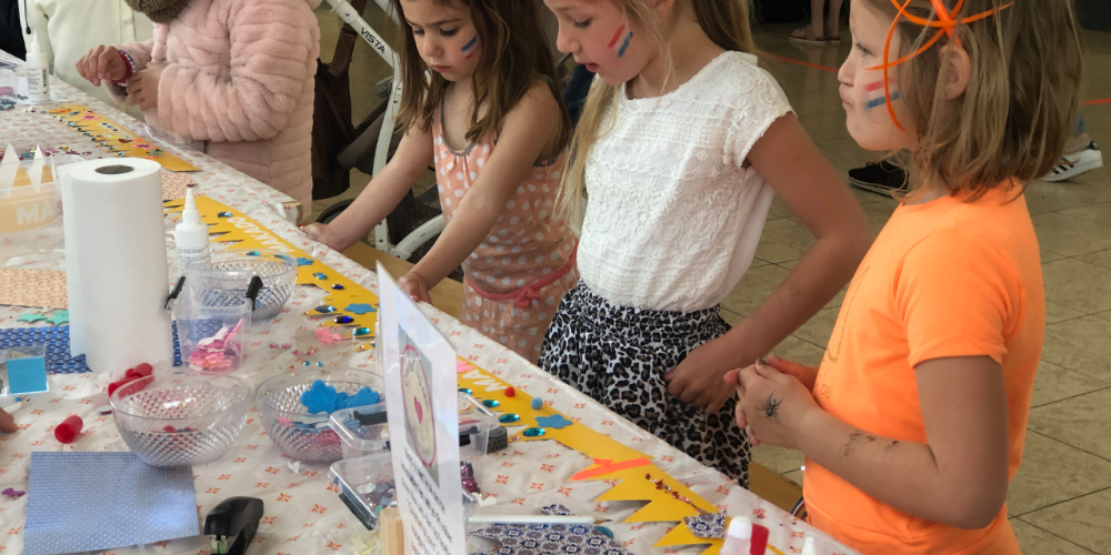 Koningsdag bij winkelcentrum Makado Knutselen - Koningsdag bij winkelcentrum Makado